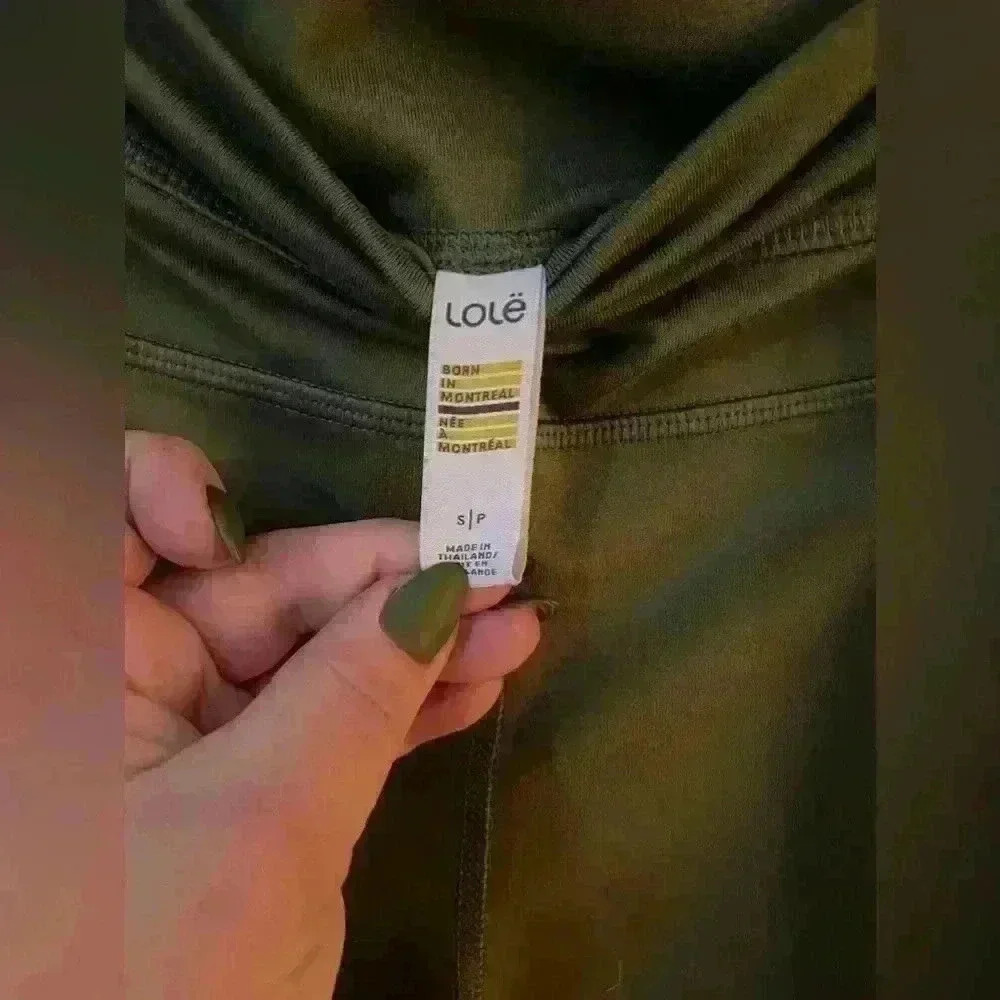 Lole women’s army green  joggers with pockets size small fit larger - Picture 3 of 9